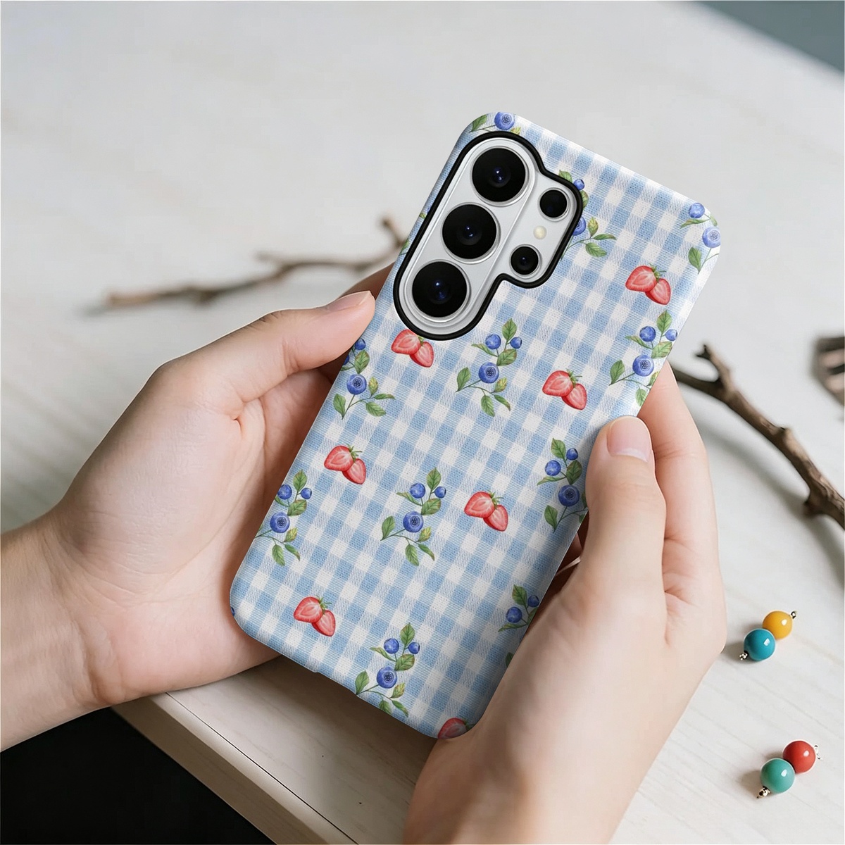 딸기 블루베리 체크무늬 수채화 과일 무늬 2-in-1  - Samsung Galaxy S24 리뷰 및 가격